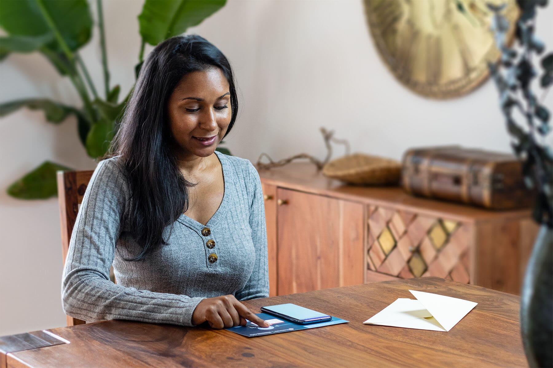 motorola successfully using print media combined with a digital component