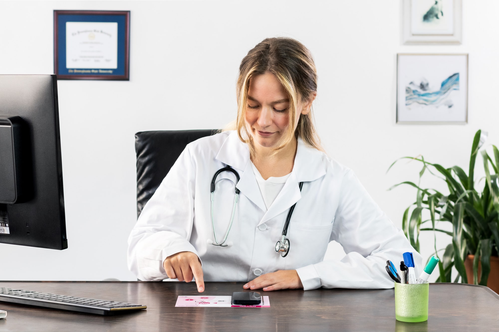 pfizer successfully using print media combined with a digital component